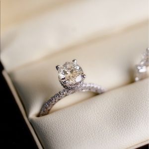 Tacori 18k petite crescent engagement ring